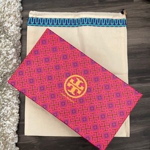 Toy Burch Shoe Box and Dust Bag Sz 7.5